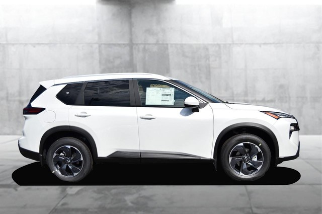 Nissan Rogue Vehicle Image 05