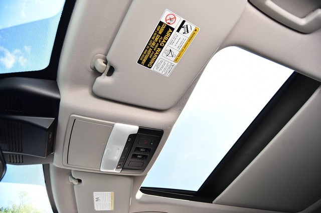 Nissan Rogue Vehicle Image 21