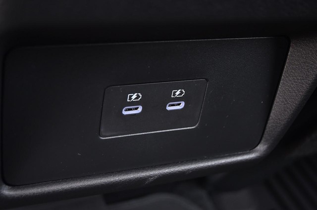 Nissan Rogue Vehicle Image 24