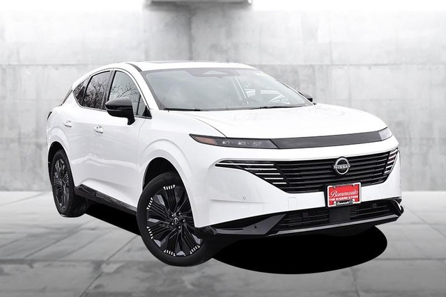 Nissan Murano Vehicle Full-screen Gallery Image 2