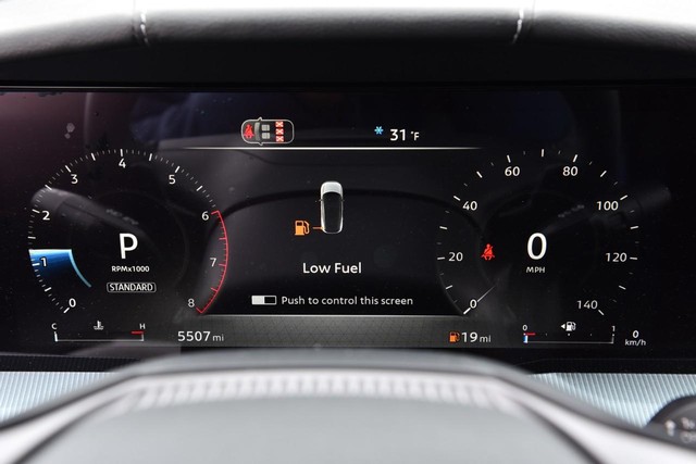 Nissan Murano Vehicle Full-screen Gallery Image 13