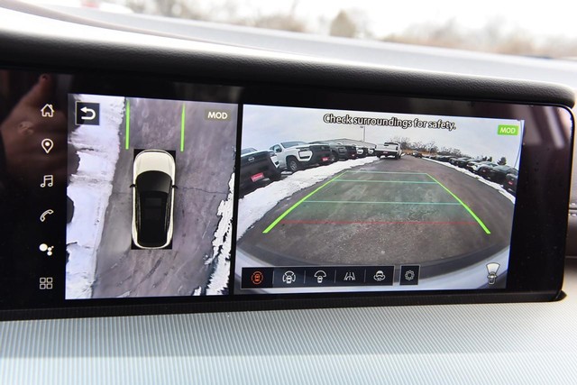 Nissan Murano Vehicle Full-screen Gallery Image 17