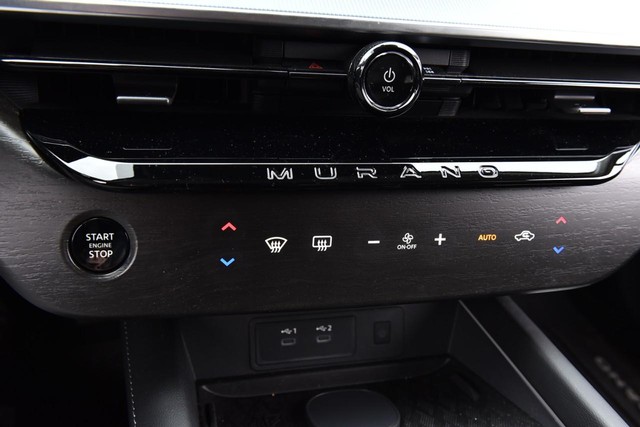 Nissan Murano Vehicle Full-screen Gallery Image 20