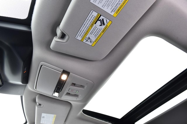 Nissan Murano Vehicle Full-screen Gallery Image 26