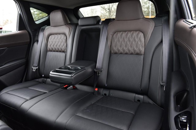 Nissan Murano Vehicle Full-screen Gallery Image 27