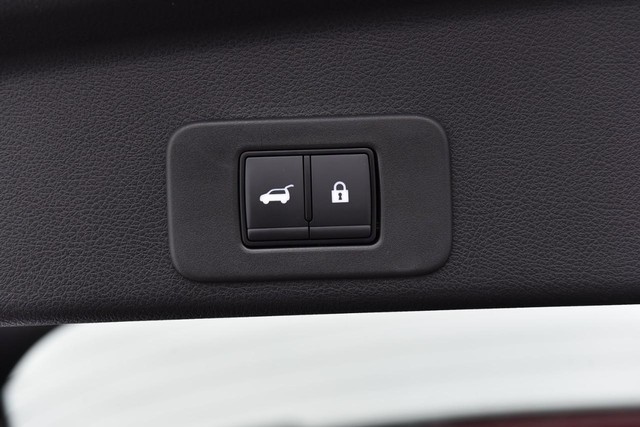 Nissan Murano Vehicle Full-screen Gallery Image 31