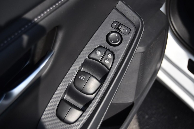 Nissan Sentra Vehicle Image 09