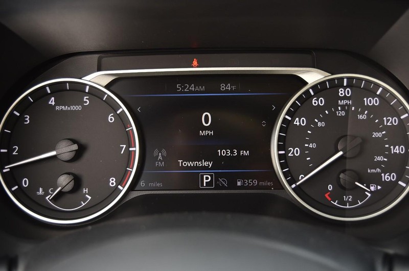 Nissan Sentra Vehicle Image 12