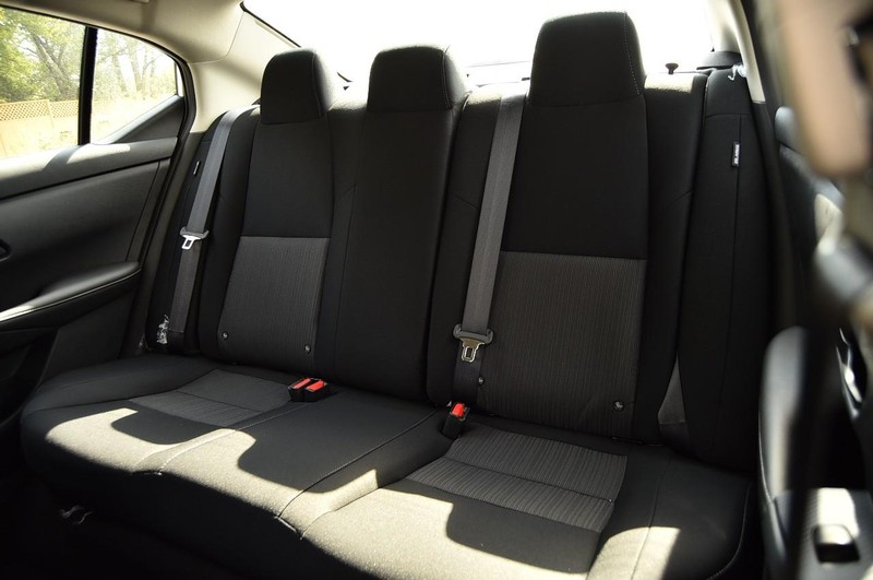 Nissan Sentra Vehicle Image 21