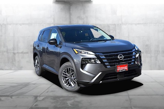 Nissan Rogue Vehicle Image 02