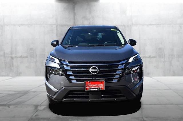 Nissan Rogue Vehicle Image 04