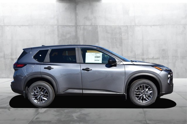 Nissan Rogue Vehicle Image 05