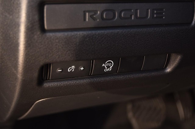 Nissan Rogue Vehicle Image 11