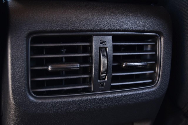 Nissan Rogue Vehicle Image 22