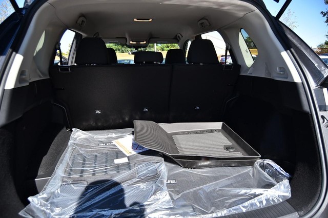 Nissan Rogue Vehicle Image 23