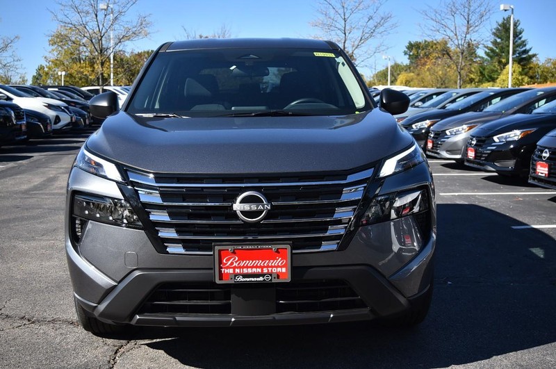 Nissan Rogue Vehicle Image 04