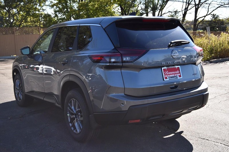 Nissan Rogue Vehicle Image 07