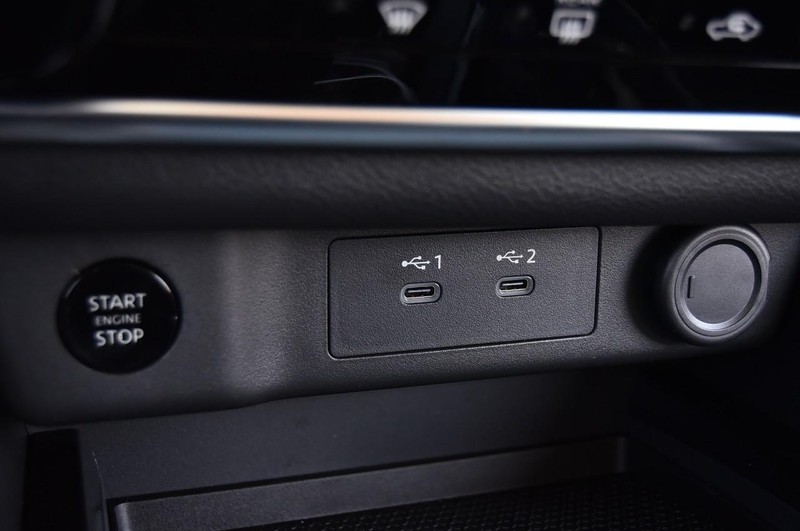 Nissan Rogue Vehicle Image 16