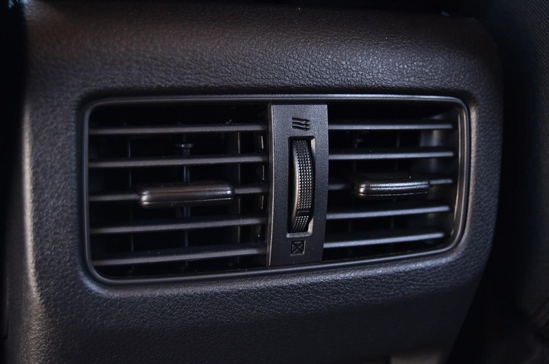 Nissan Rogue Vehicle Image 22