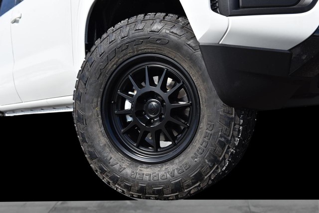 Nissan Frontier Vehicle Image 03