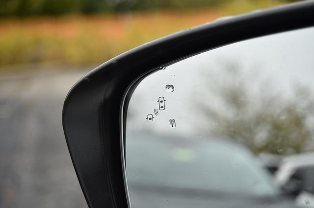 Nissan Frontier Vehicle Image 10