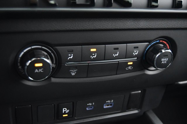 Nissan Frontier Vehicle Image 16