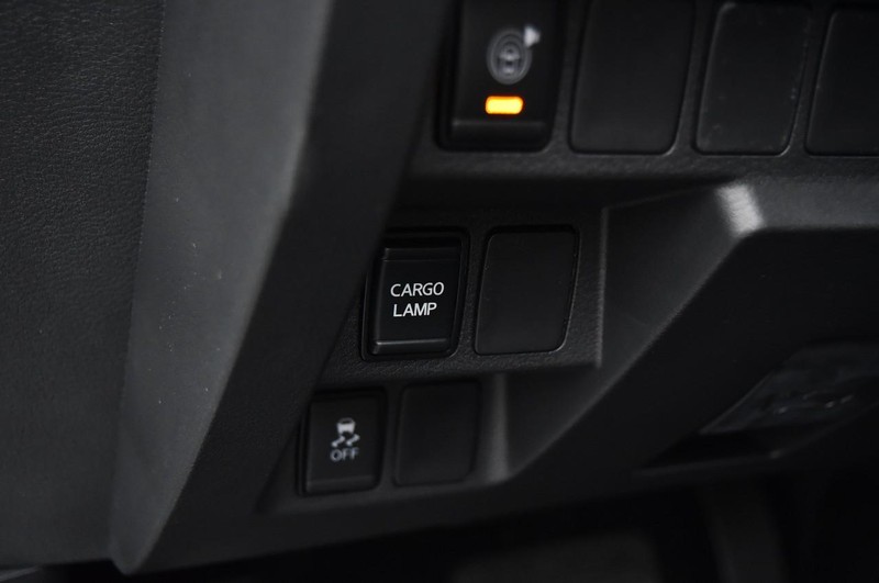 Nissan Frontier Vehicle Full-screen Gallery Image 13