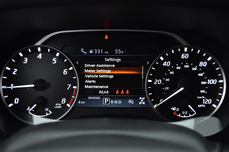 Nissan Frontier Vehicle Full-screen Gallery Image 14