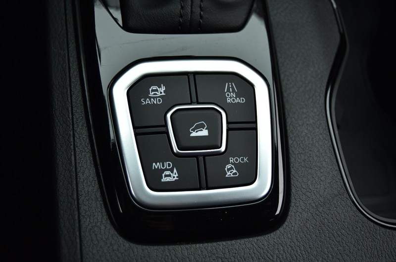 Nissan Frontier Vehicle Full-screen Gallery Image 20