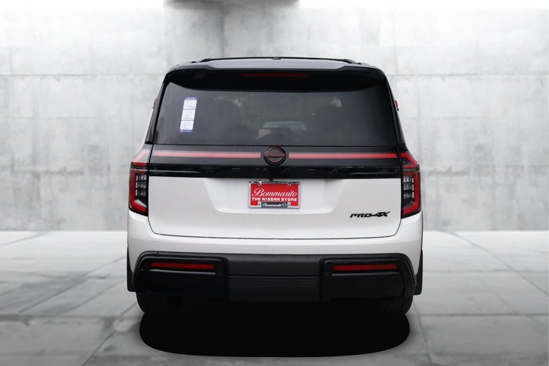 Nissan Armada Vehicle Full-screen Gallery Image 6