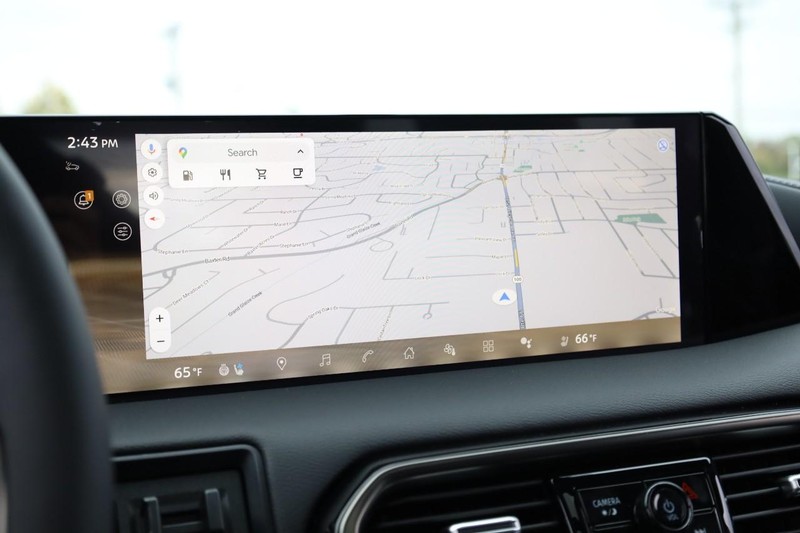 Nissan Armada Vehicle Full-screen Gallery Image 17