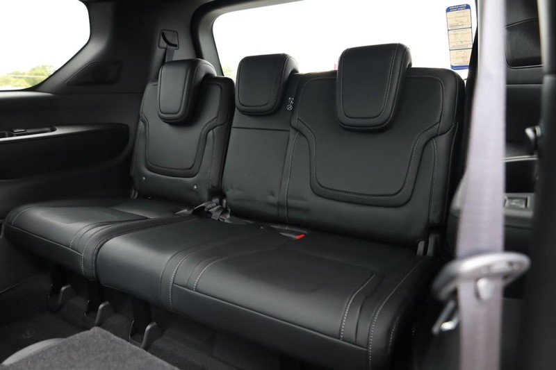 Nissan Armada Vehicle Full-screen Gallery Image 30