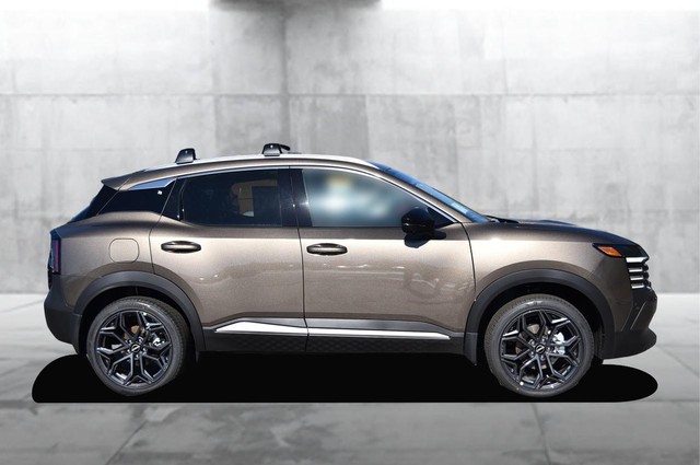 Nissan Kicks Vehicle Image 05