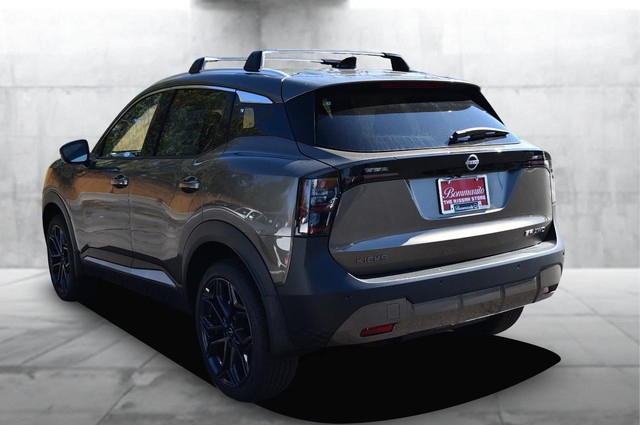 Nissan Kicks Vehicle Image 07