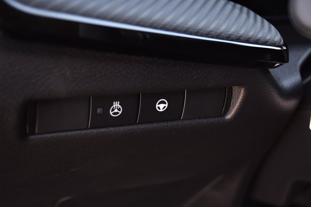 Nissan Kicks Vehicle Image 11