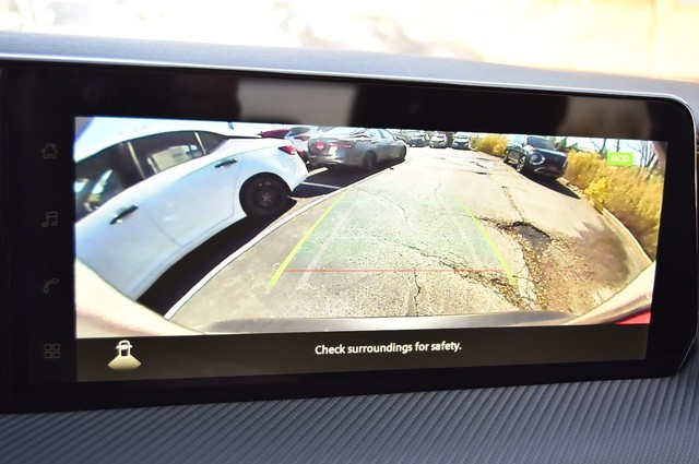 Nissan Kicks Vehicle Image 15