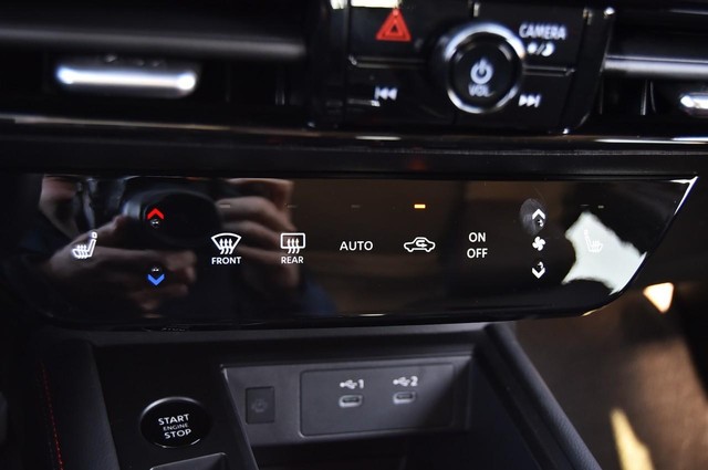 Nissan Kicks Vehicle Image 18