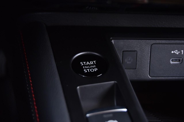 Nissan Kicks Vehicle Image 20