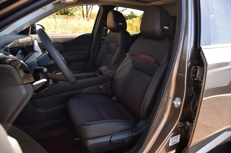 Nissan Kicks Vehicle Image 23