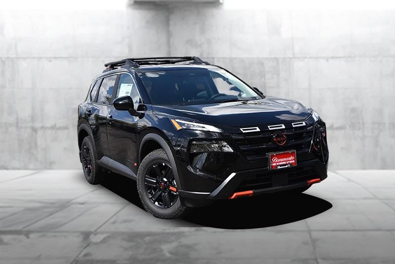 Nissan Rogue Vehicle Full-screen Gallery Image 2