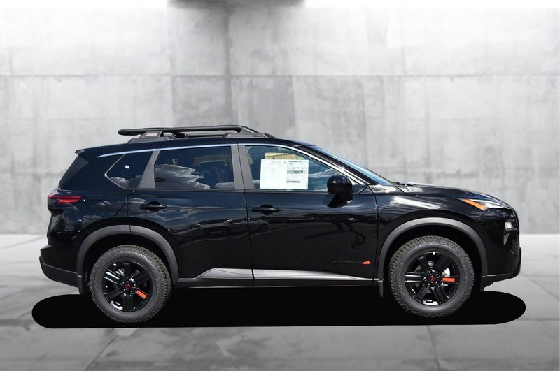 Nissan Rogue Vehicle Full-screen Gallery Image 5