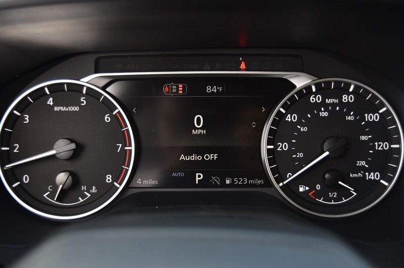 Nissan Rogue Vehicle Full-screen Gallery Image 12