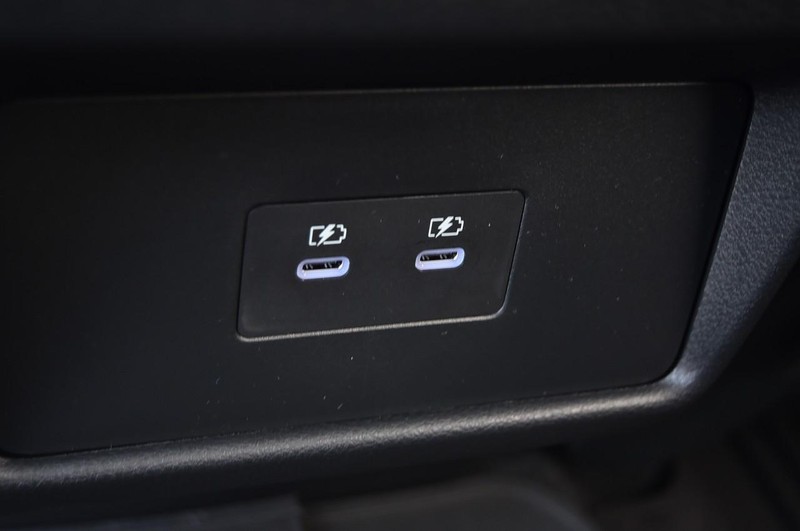 Nissan Rogue Vehicle Full-screen Gallery Image 25