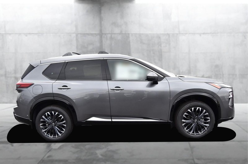 Nissan Rogue Vehicle Full-screen Gallery Image 5