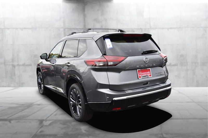 Nissan Rogue Vehicle Full-screen Gallery Image 7