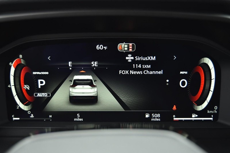 Nissan Rogue Vehicle Full-screen Gallery Image 13