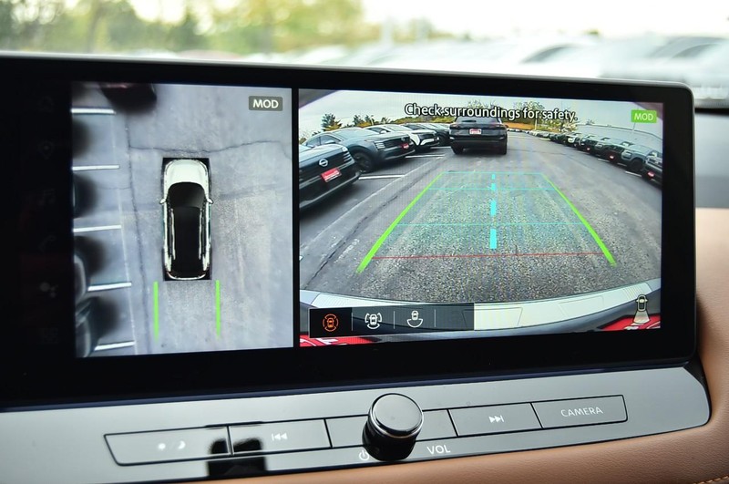 Nissan Rogue Vehicle Full-screen Gallery Image 14