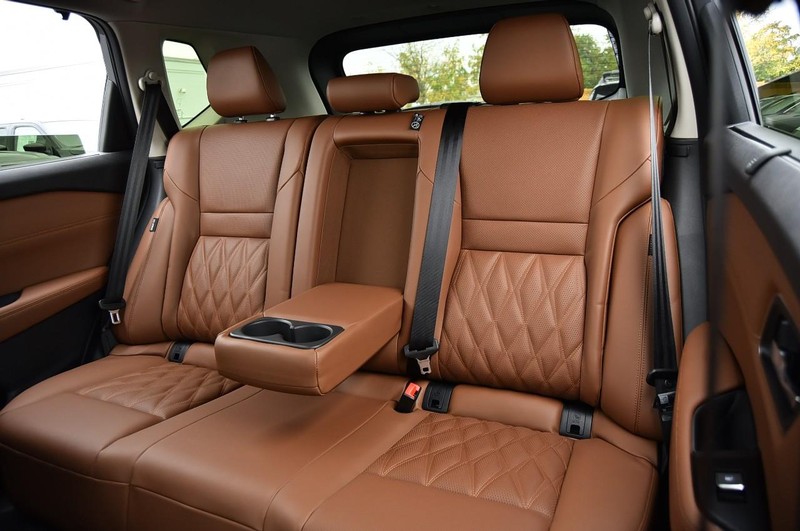 Nissan Rogue Vehicle Full-screen Gallery Image 25