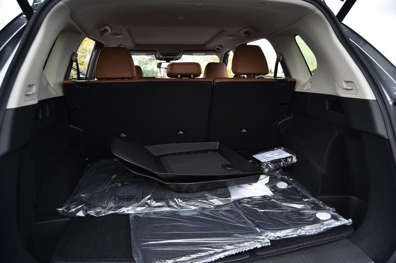 Nissan Rogue Vehicle Full-screen Gallery Image 28