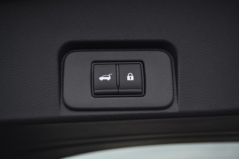 Nissan Rogue Vehicle Full-screen Gallery Image 29